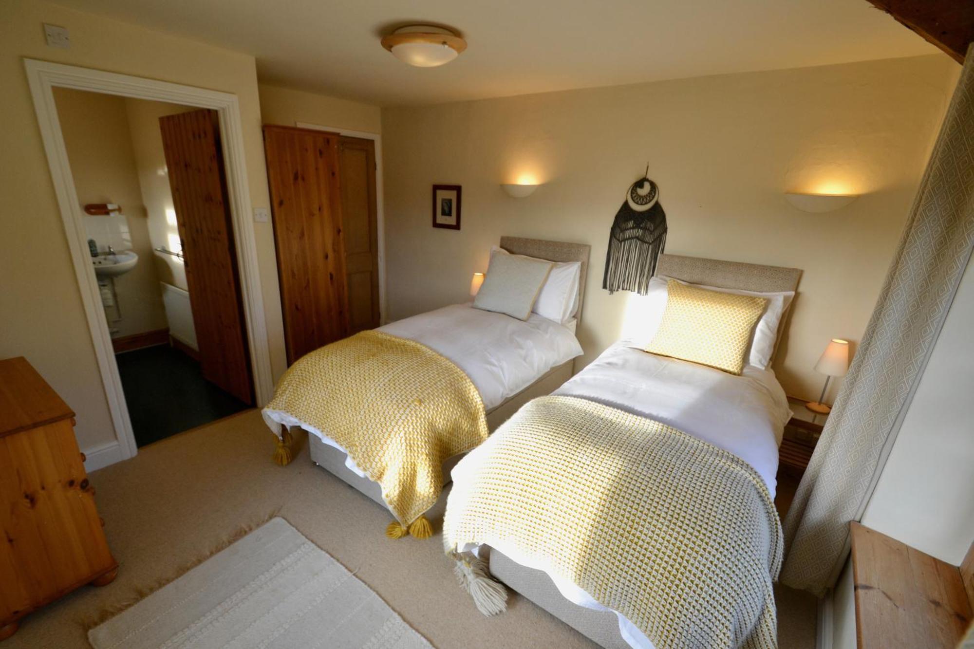 Holwell Holistic Retreat Bed & Breakfast Barnstaple Room photo